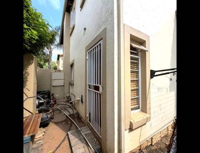 2 BEDROOM TOWNHOUSE FOR SALE IN ZANDSPRUIT